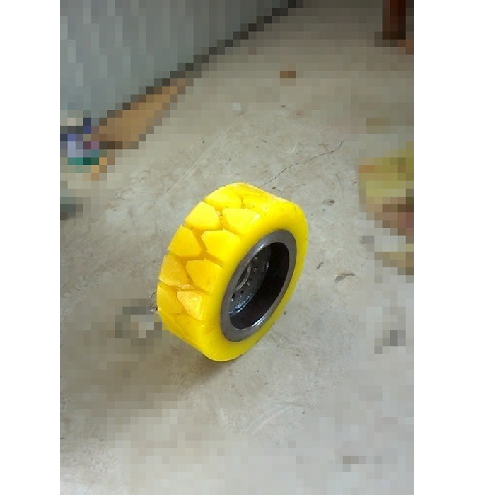 polyurethane solid tyre for lift truck (2)