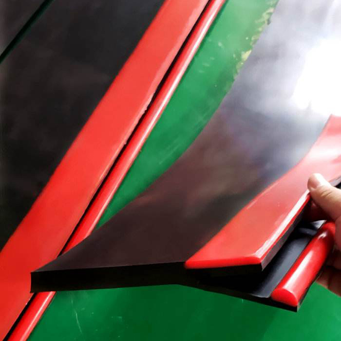 Skirt board